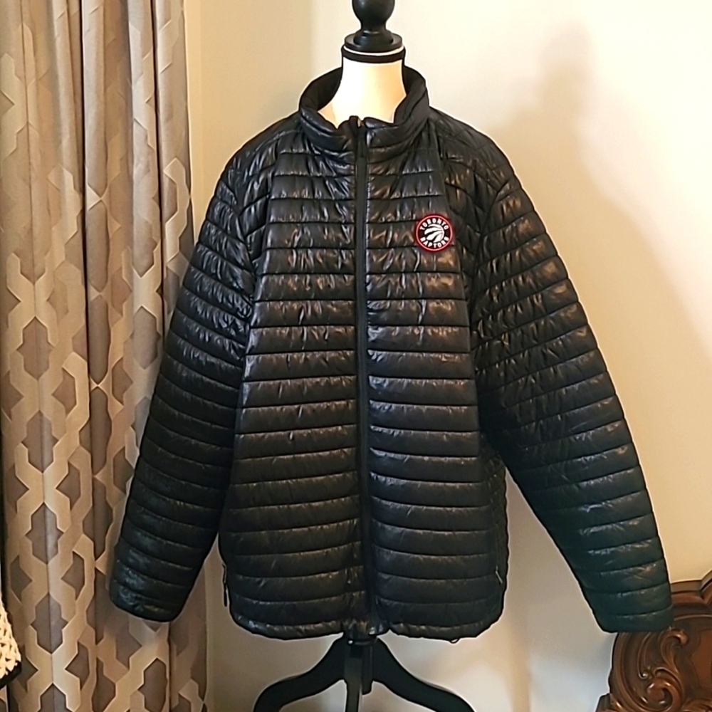 Toronto Raptors Light puffy jacket. Black. XL. GUC.